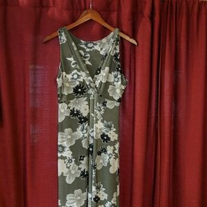 Maxi sumner dress w/ floral pattern L